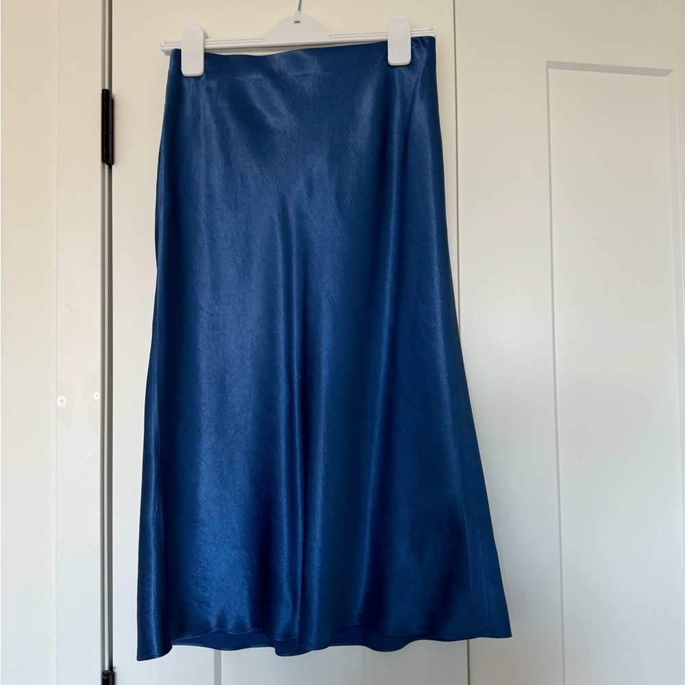 Vince Slip Silk Midi Skirt in Riverine Size Small